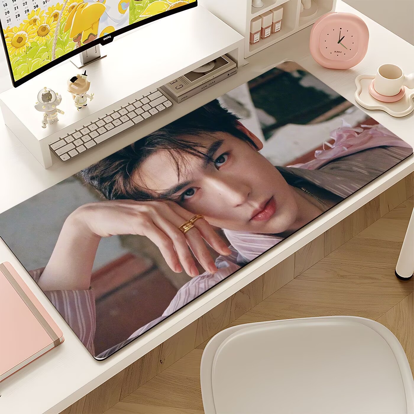 Gaming Keyboard And Mouse Pad - Zhang Linghe's oversized mouse pad, celebrity